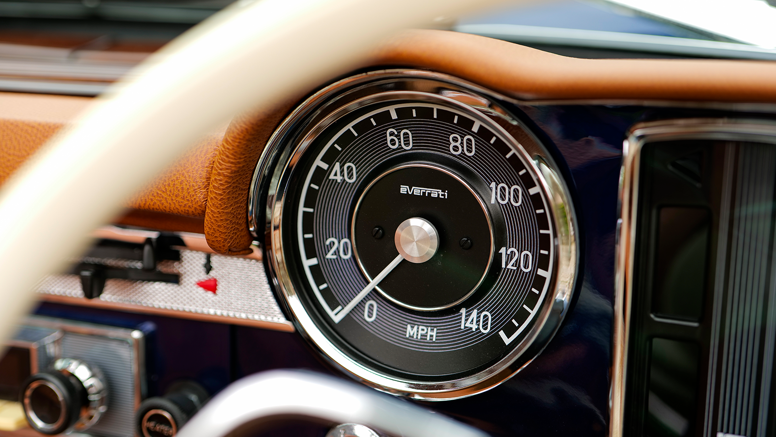 2025 Electric Mercedes Benz SL Pagoda by Everrati 9