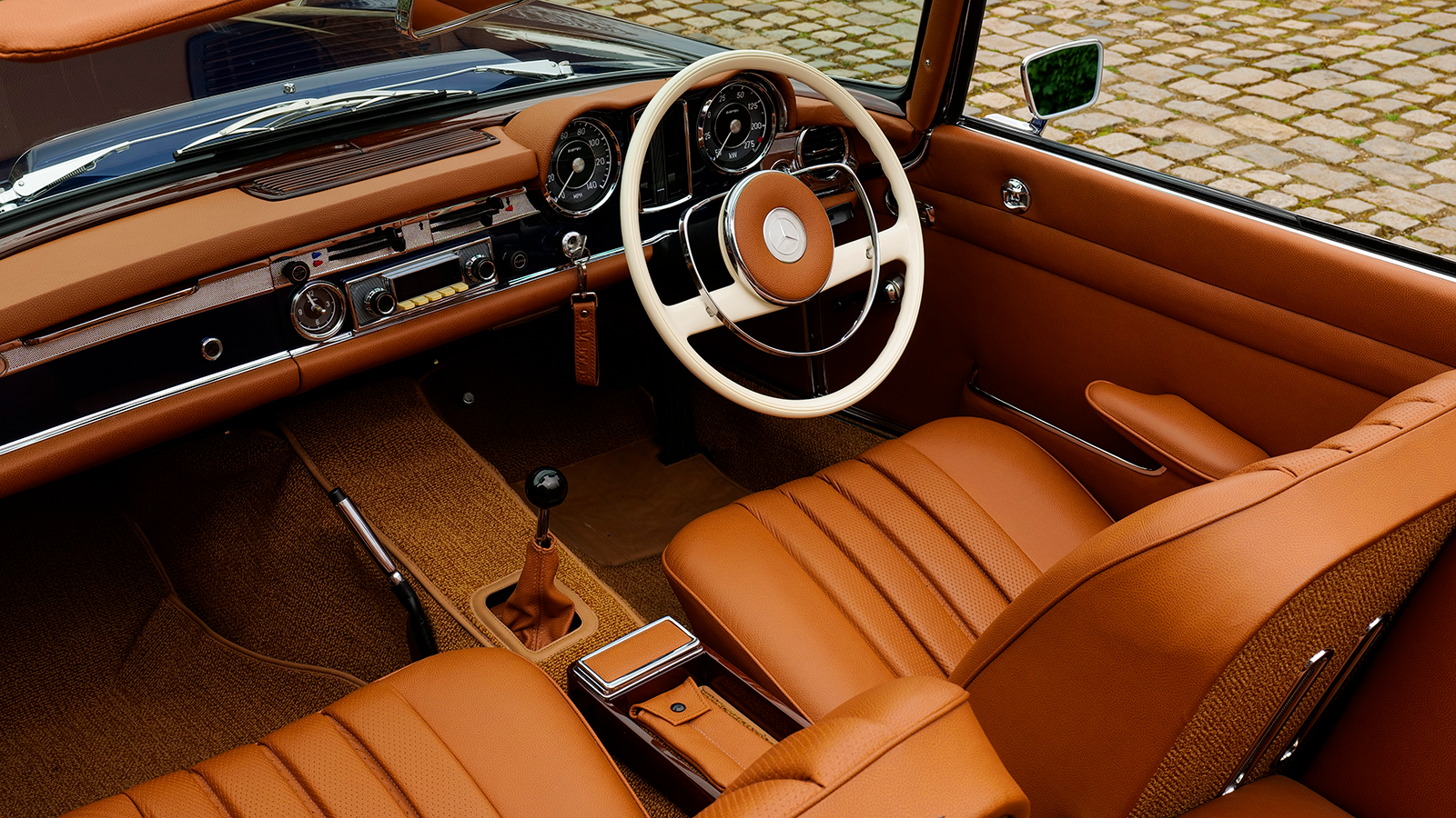 2025 Electric Mercedes Benz SL Pagoda by Everrati 4