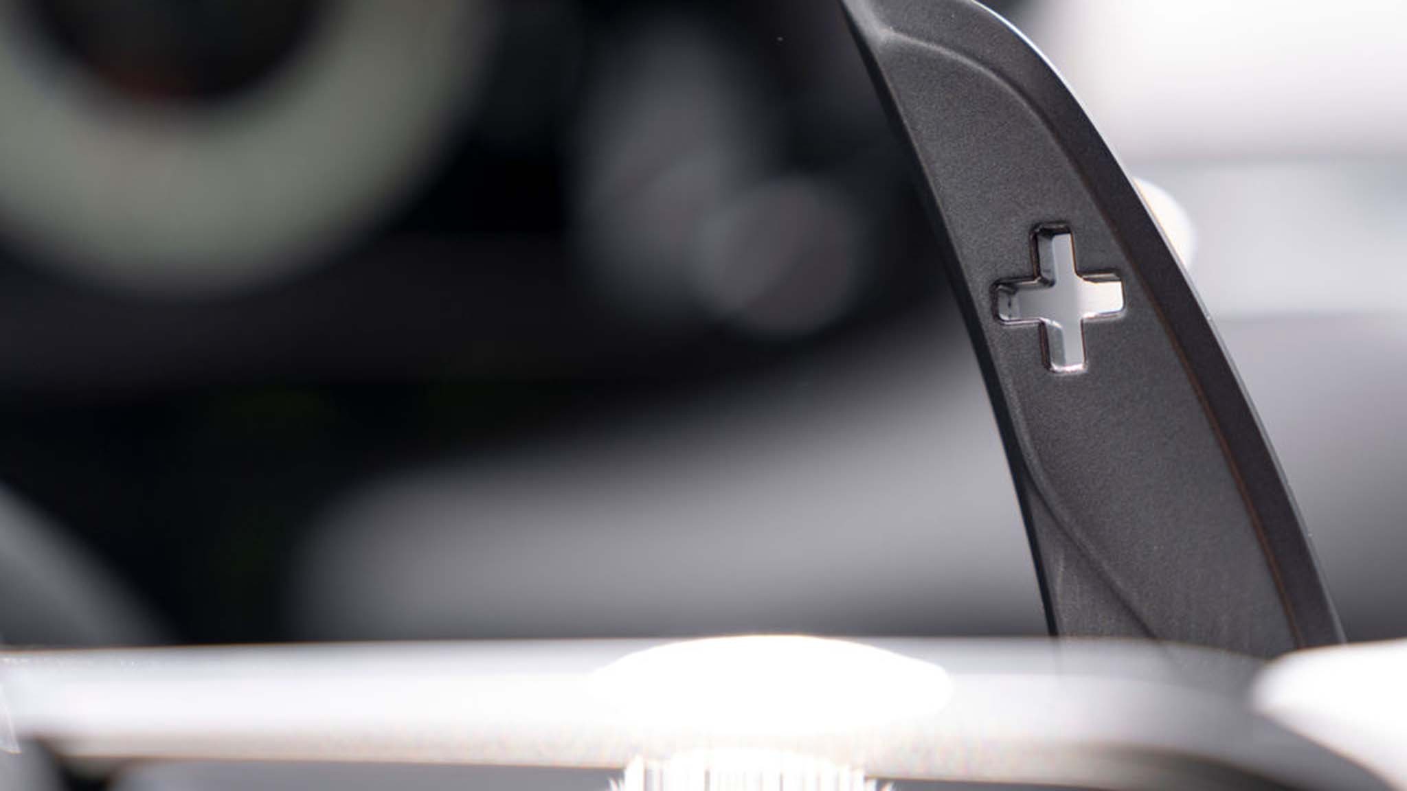 024 2025 aston martin vantage first drive