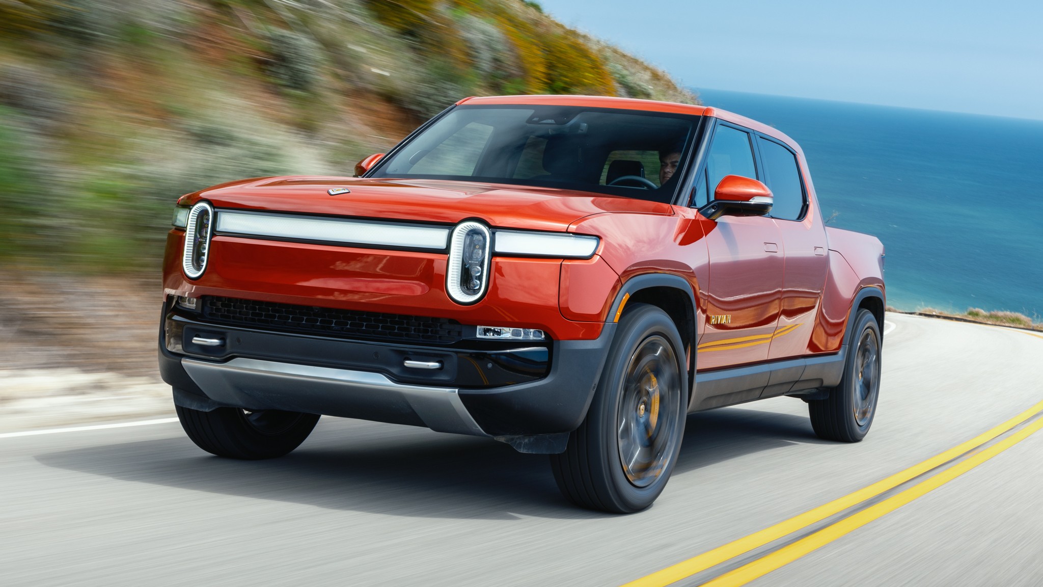 005 2024 Rivian R1T Front Quarter Motion