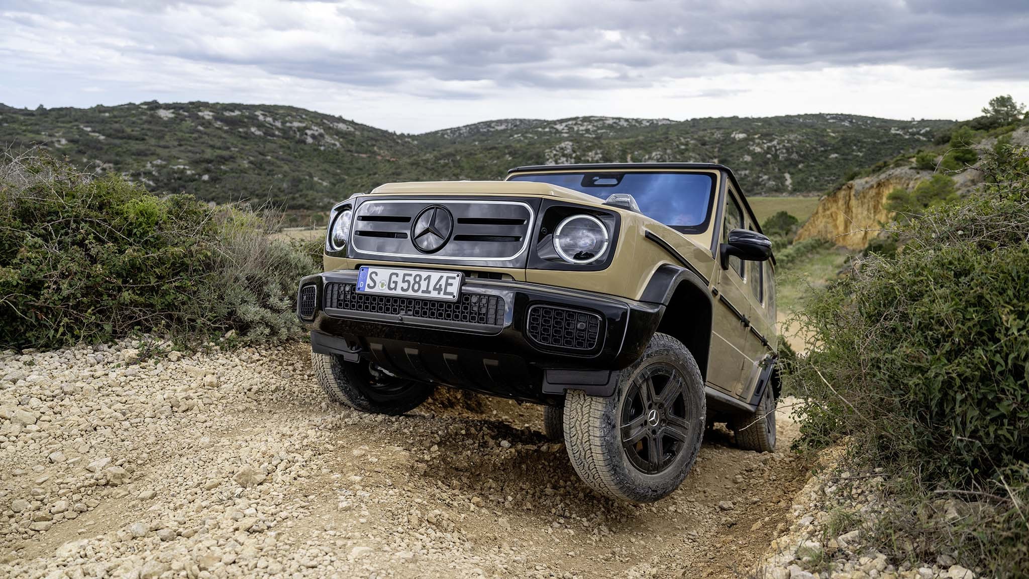 017 2025 mercedes benz g580 electric first drive