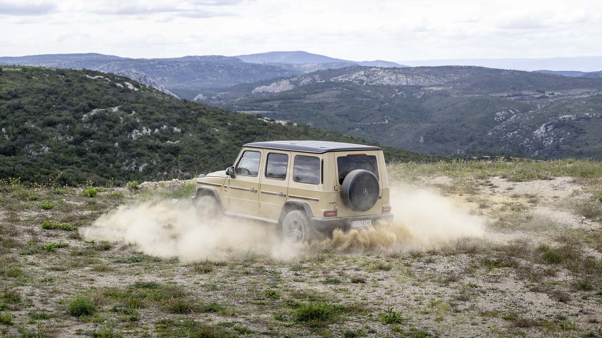 020 2025 mercedes benz g580 electric first drive