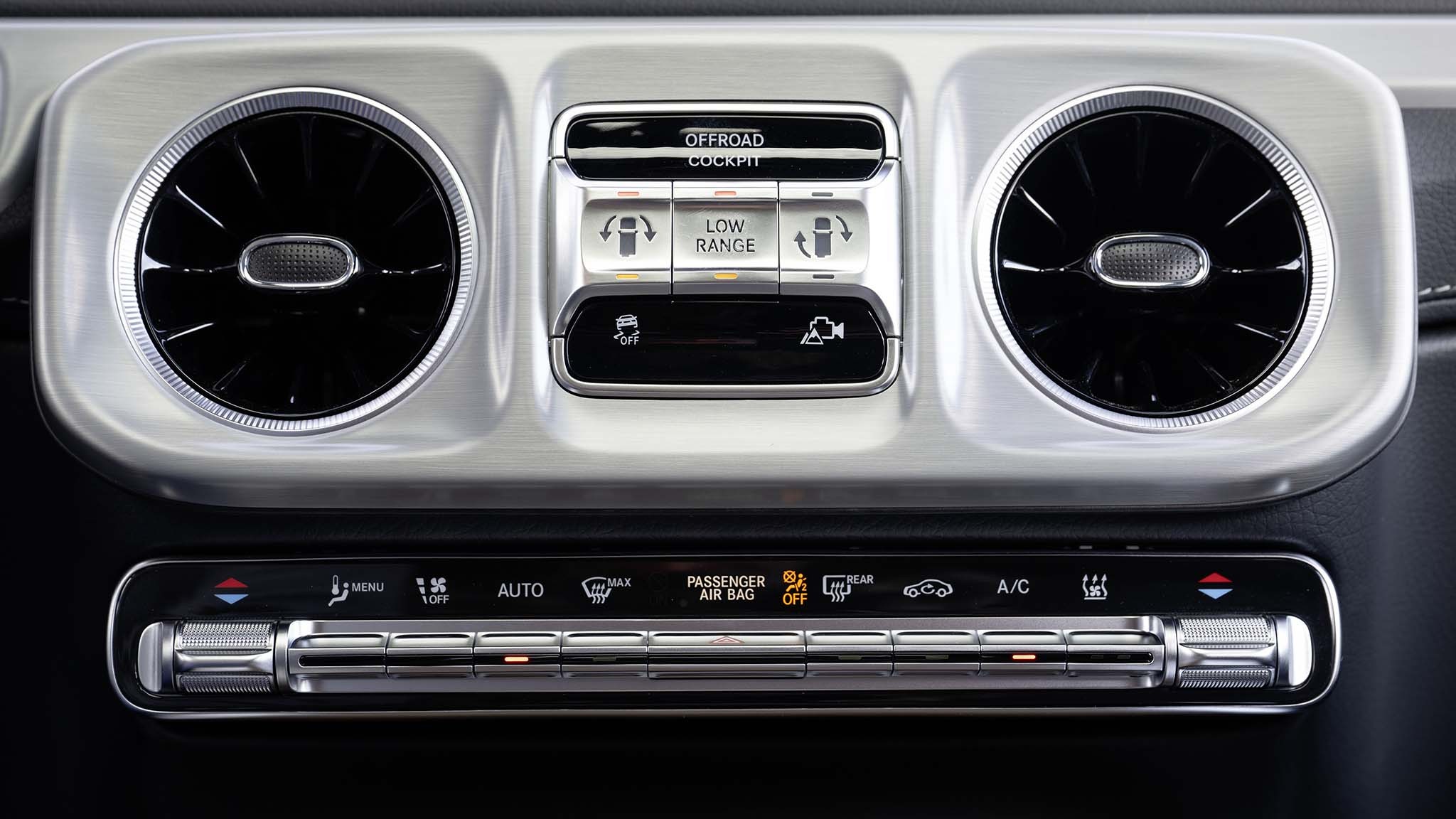 032 2025 mercedes benz g580 electric first drive