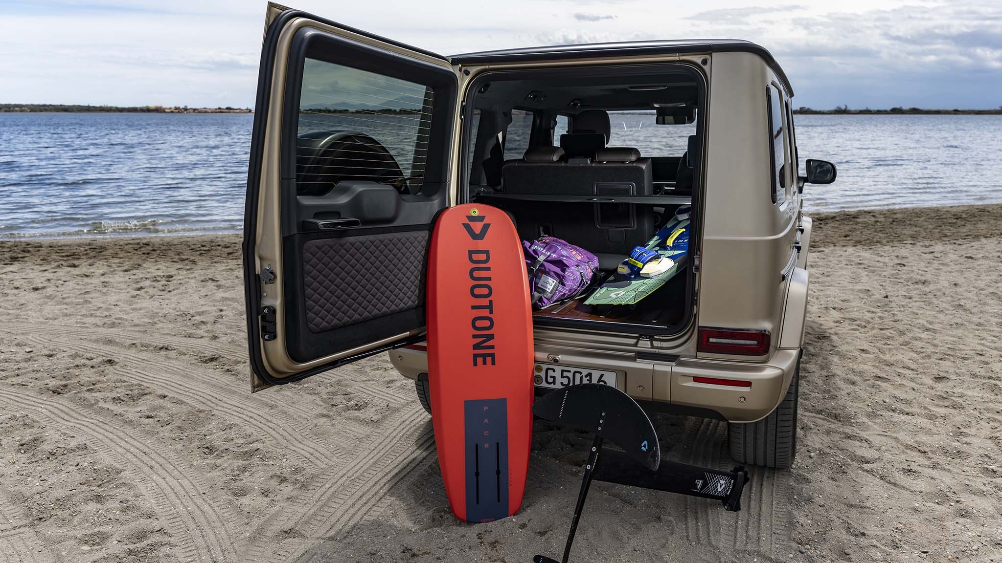 010 2025 mercedes benz g550 first drive