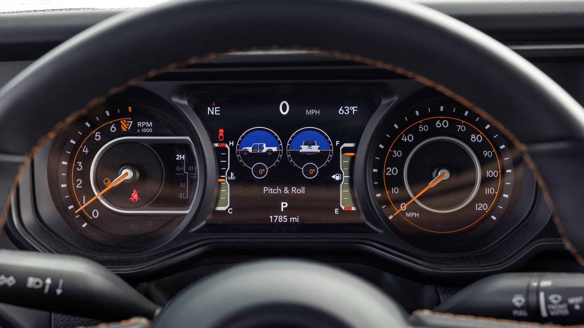 030 2024 Jeep Gladiator Mojave dash