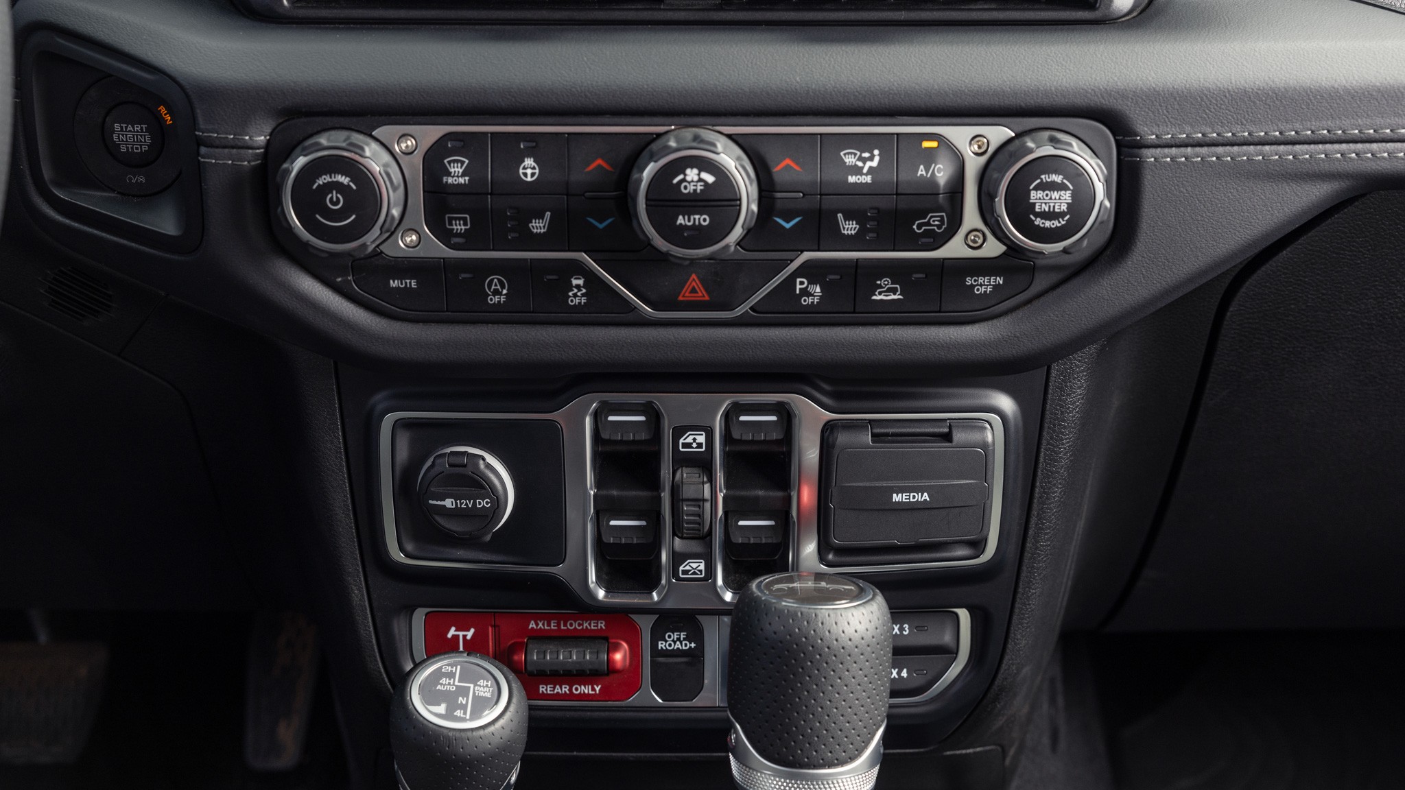 032 2024 Jeep Gladiator Mojave