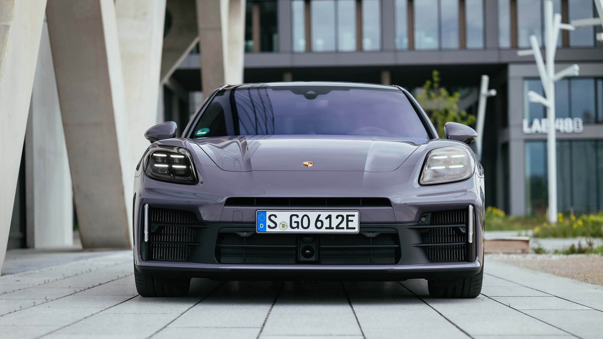 023 2024 porsche panamera 4 e hybrid front view