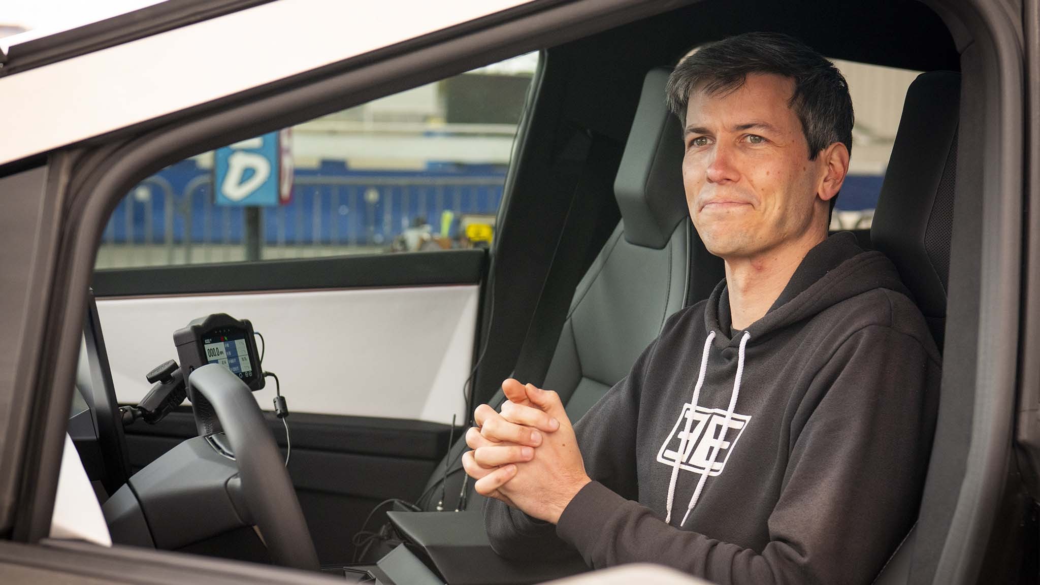 014 tesla cybertruck beast vs porsche 911 carrera t drag race towing rematch