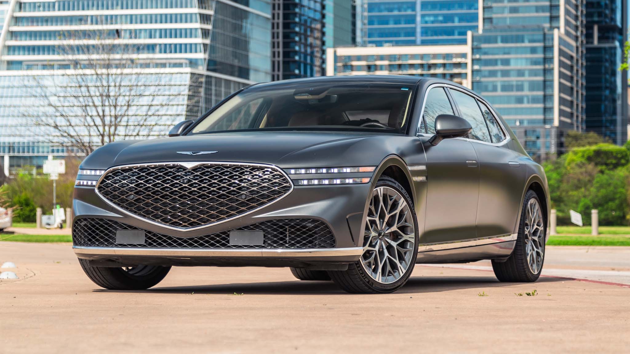 002 2023 genesis g90 yearlong review verdict front three qaurters