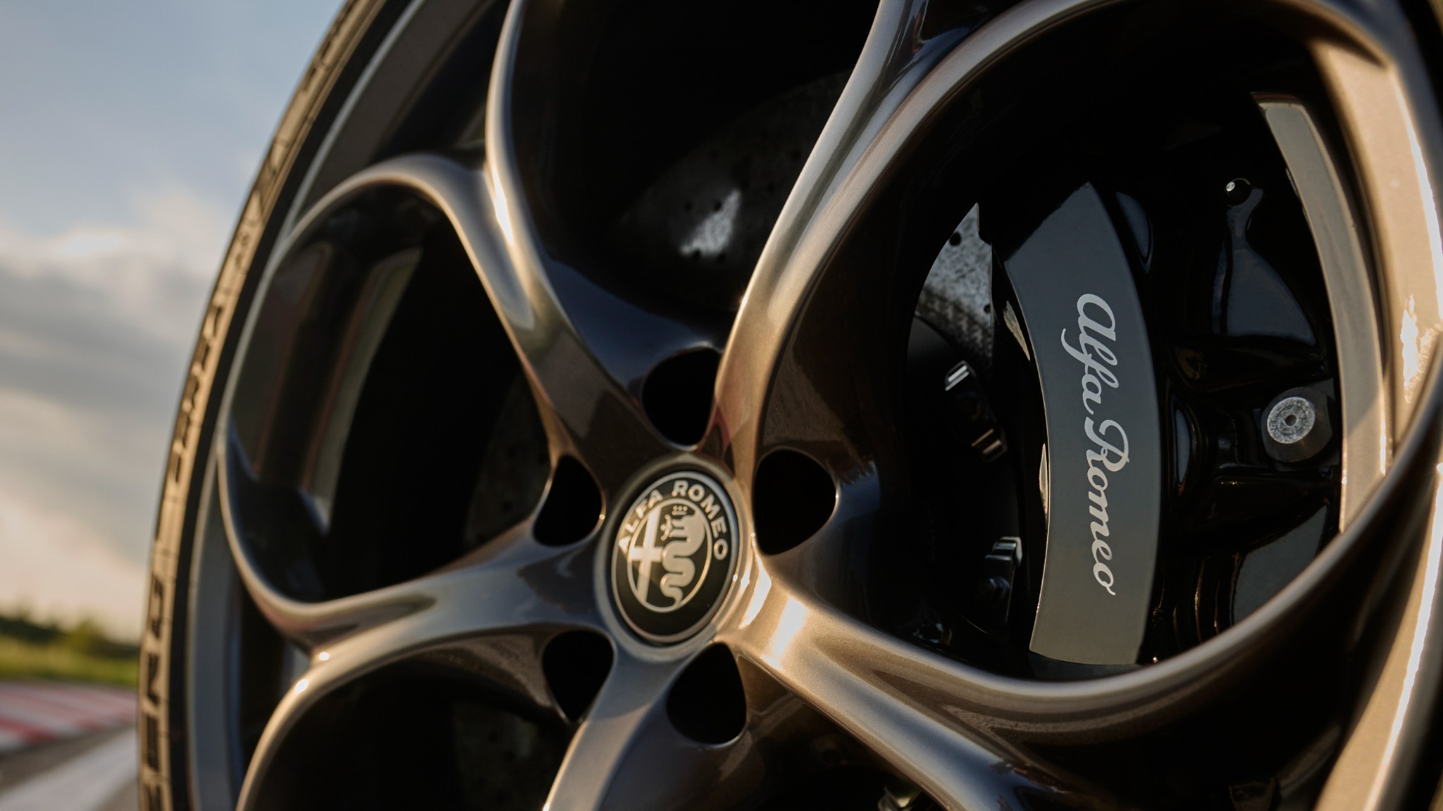 2024 Alfa Romeo Giulia Quadrifoglio Super Sport 9