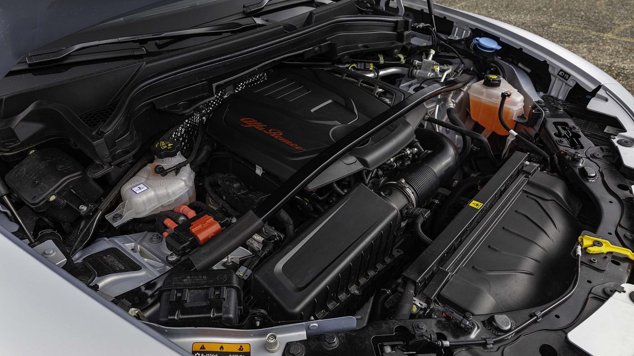 032 2024 Alfa Romeo Stelvio Competizione