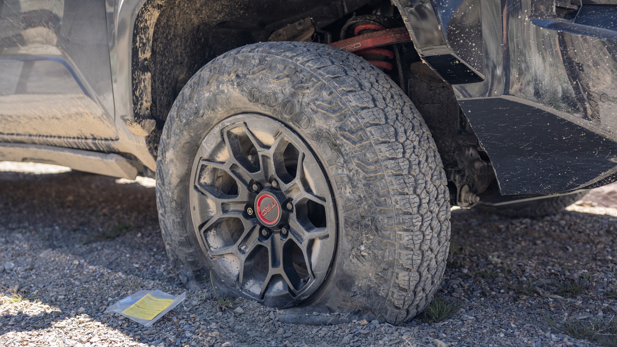 031 2024 toyota tacoma trd pro vs 2024 chevrolet colorado zr2 bison vs 2024 jeep gladiator mojave comparison test