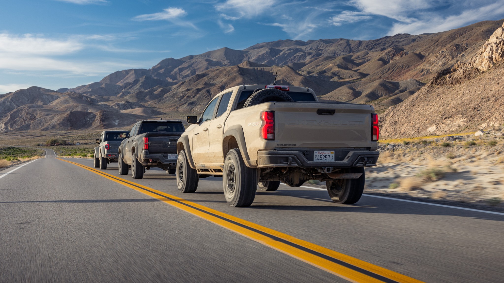 038 2024 toyota tacoma trd pro vs 2024 chevrolet colorado zr2 bison vs 2024 jeep gladiator mojave comparison test