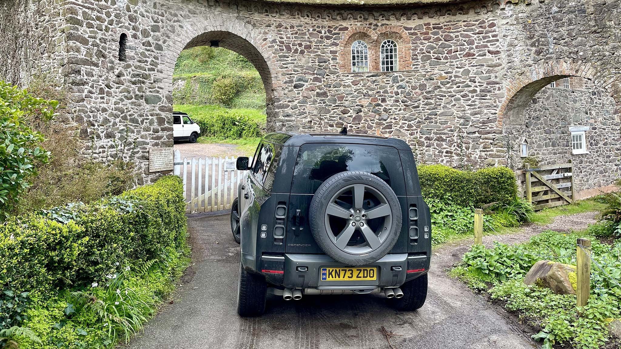 010 land rover defender 110 v8 drive