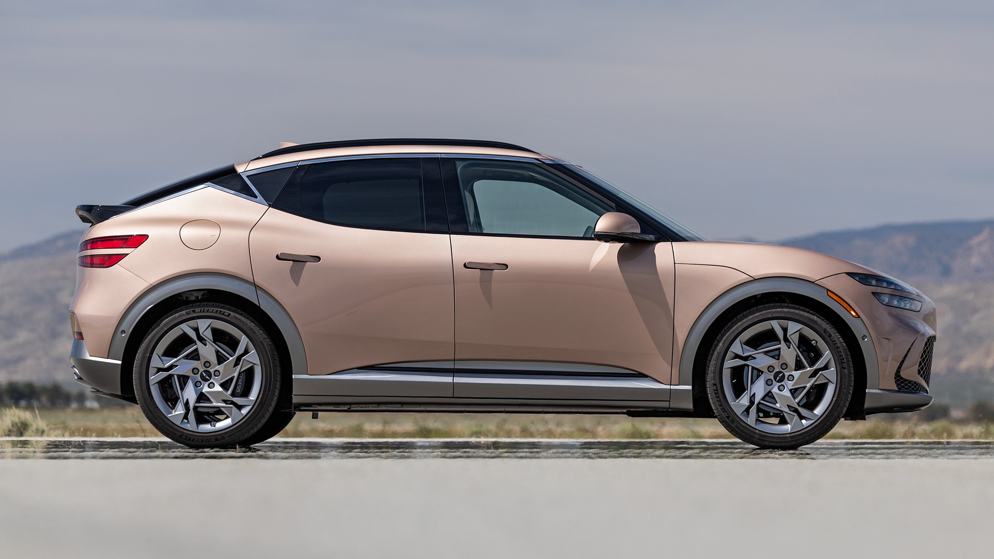 010 2024 Genesis GV60 side profile