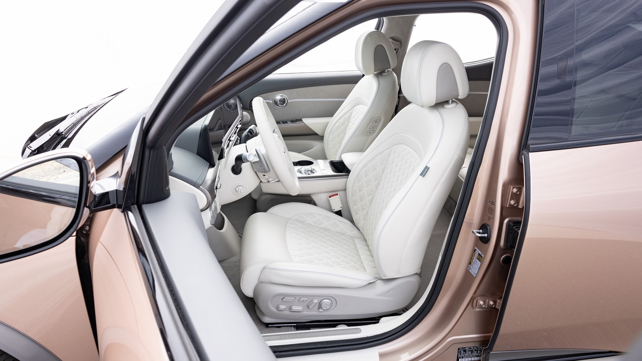 020 2024 Genesis GV60 sriver seat