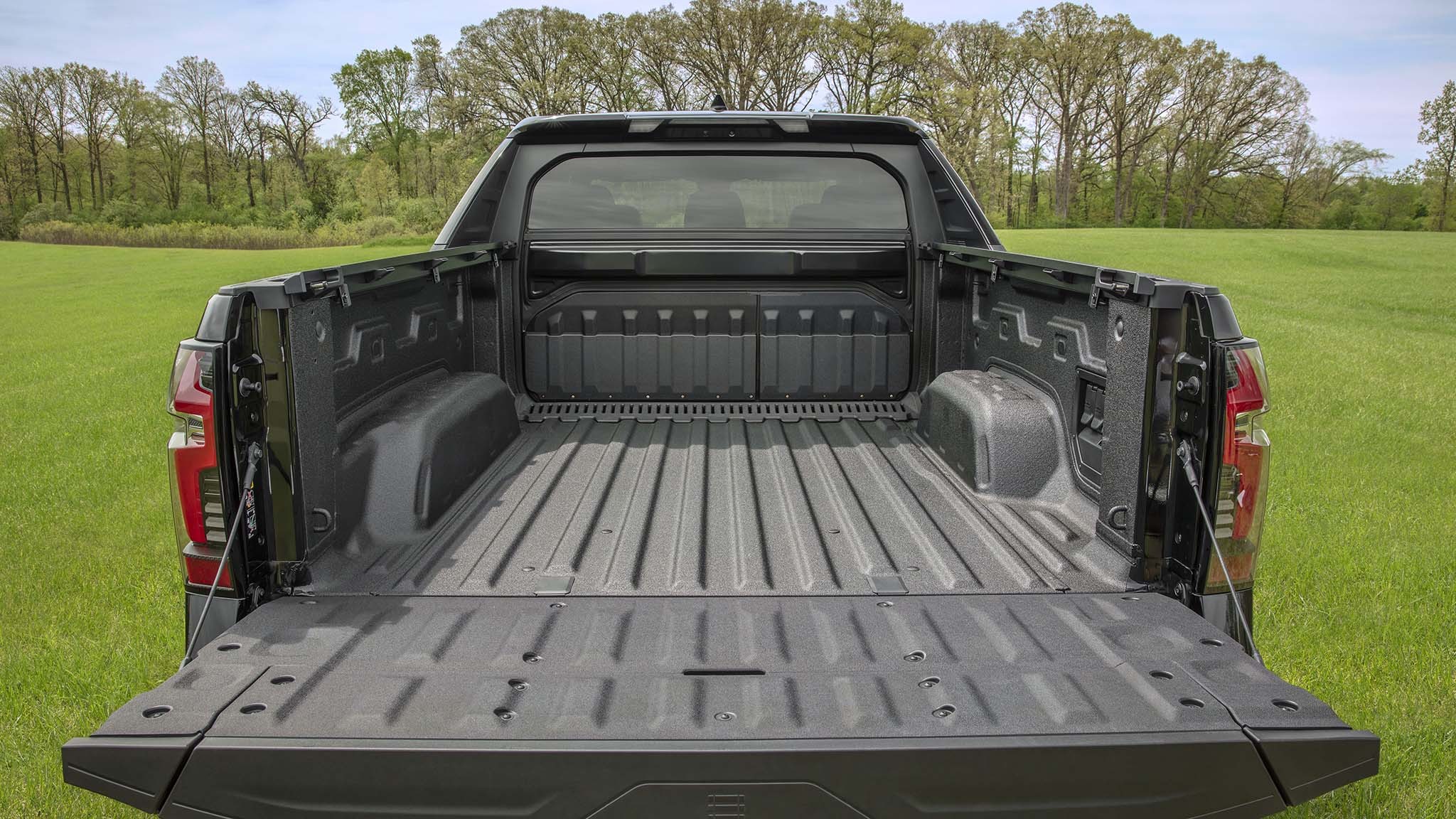 010 2024 silverado ev rst