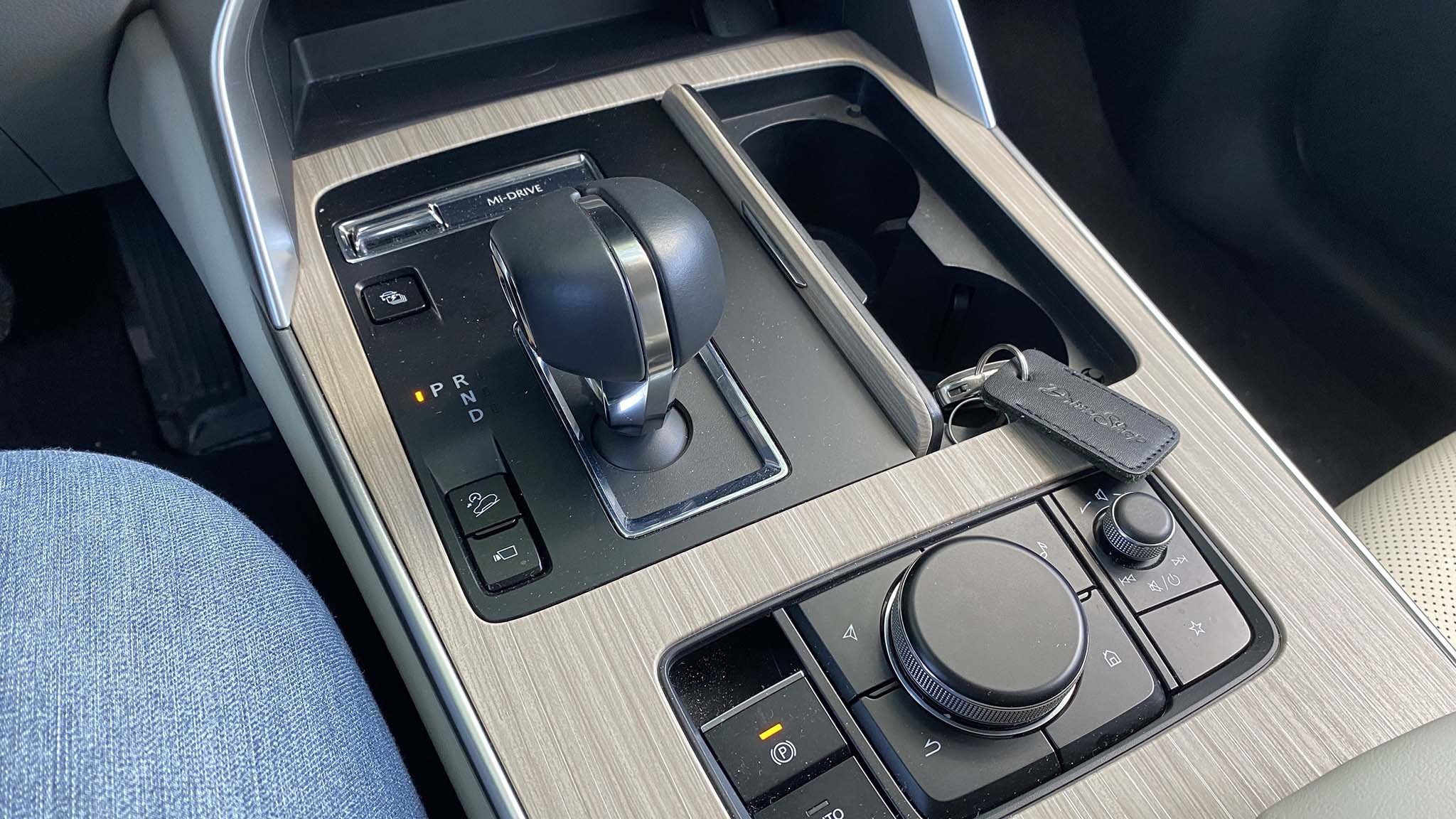 mazda CX 90 cupholders