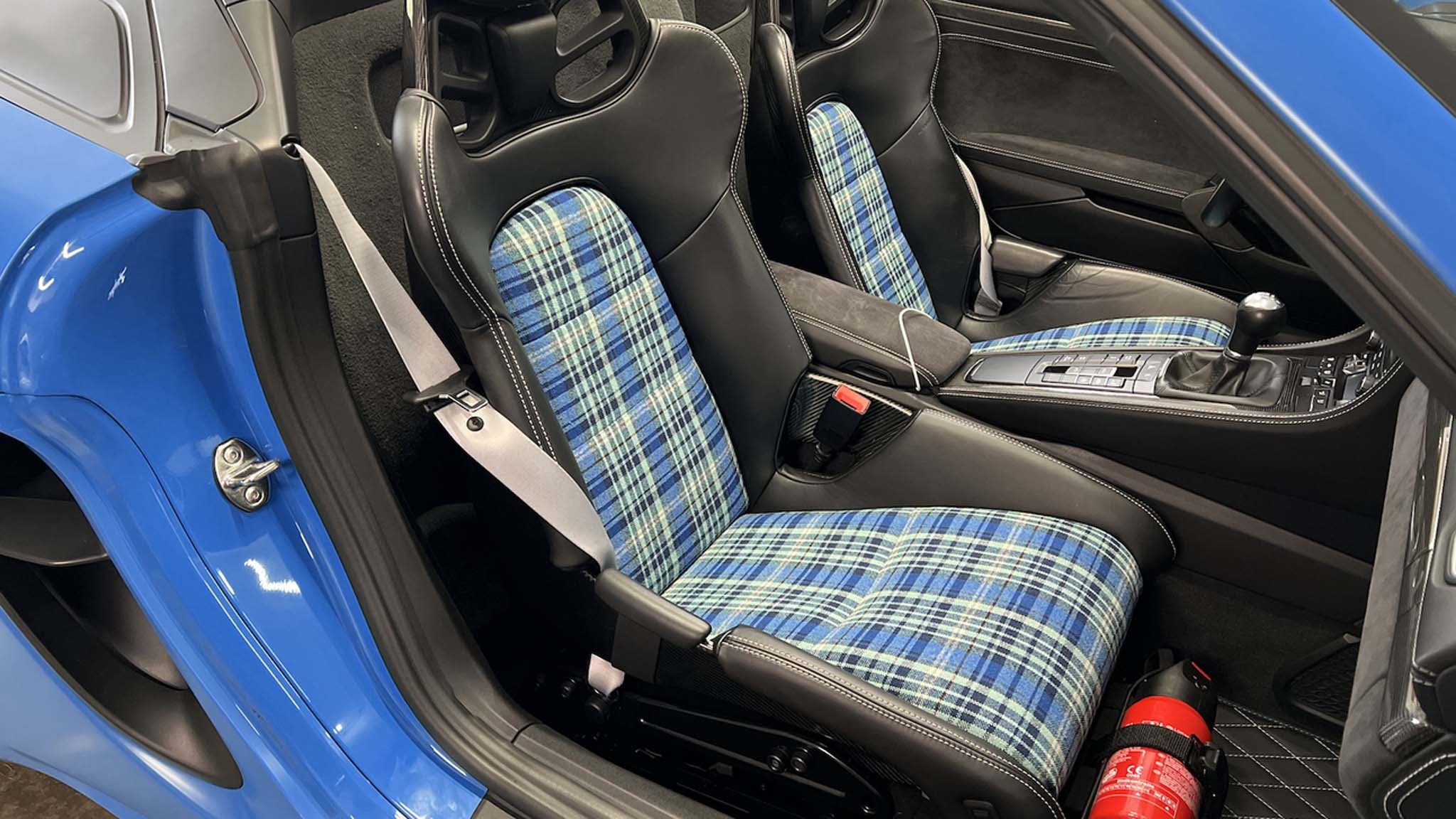 007 2016 981 Cayman GT4 Roadtrip Review crosscountry Carbon buckets