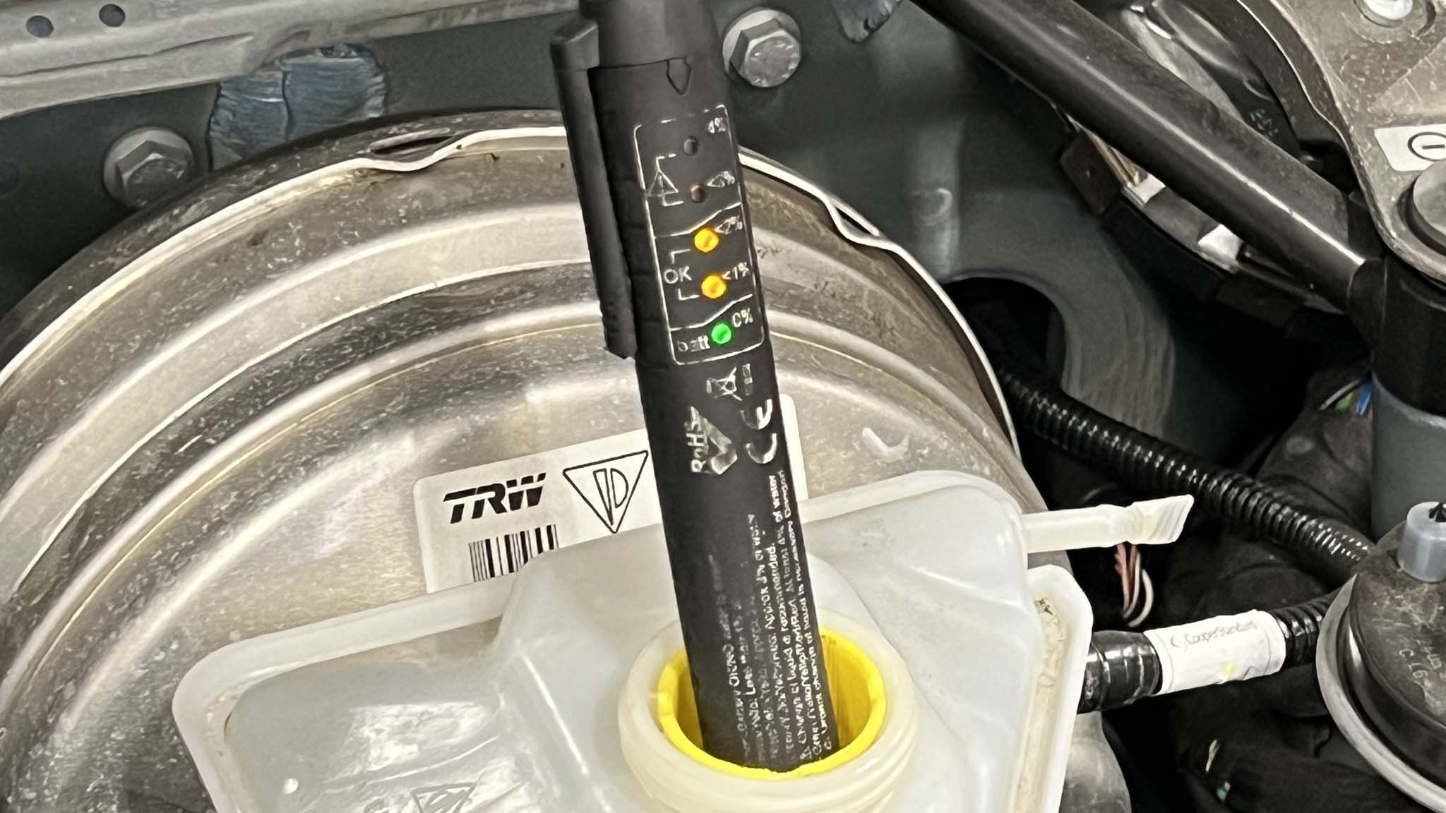 017 2016 981 Cayman GT4 Roadtrip Review crosscountry Carbon buckets