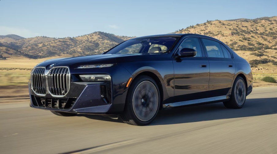 020 2024 BMW 740i sDrive