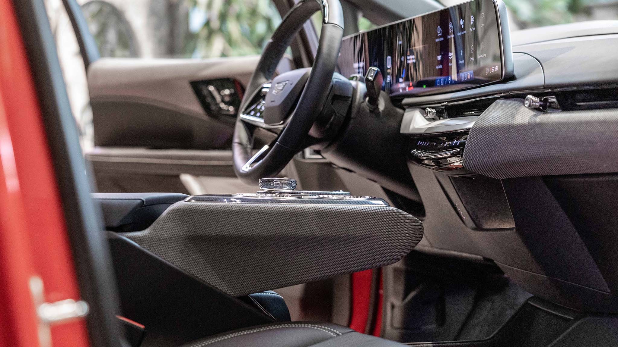 004 2025 Cadillac Optiq