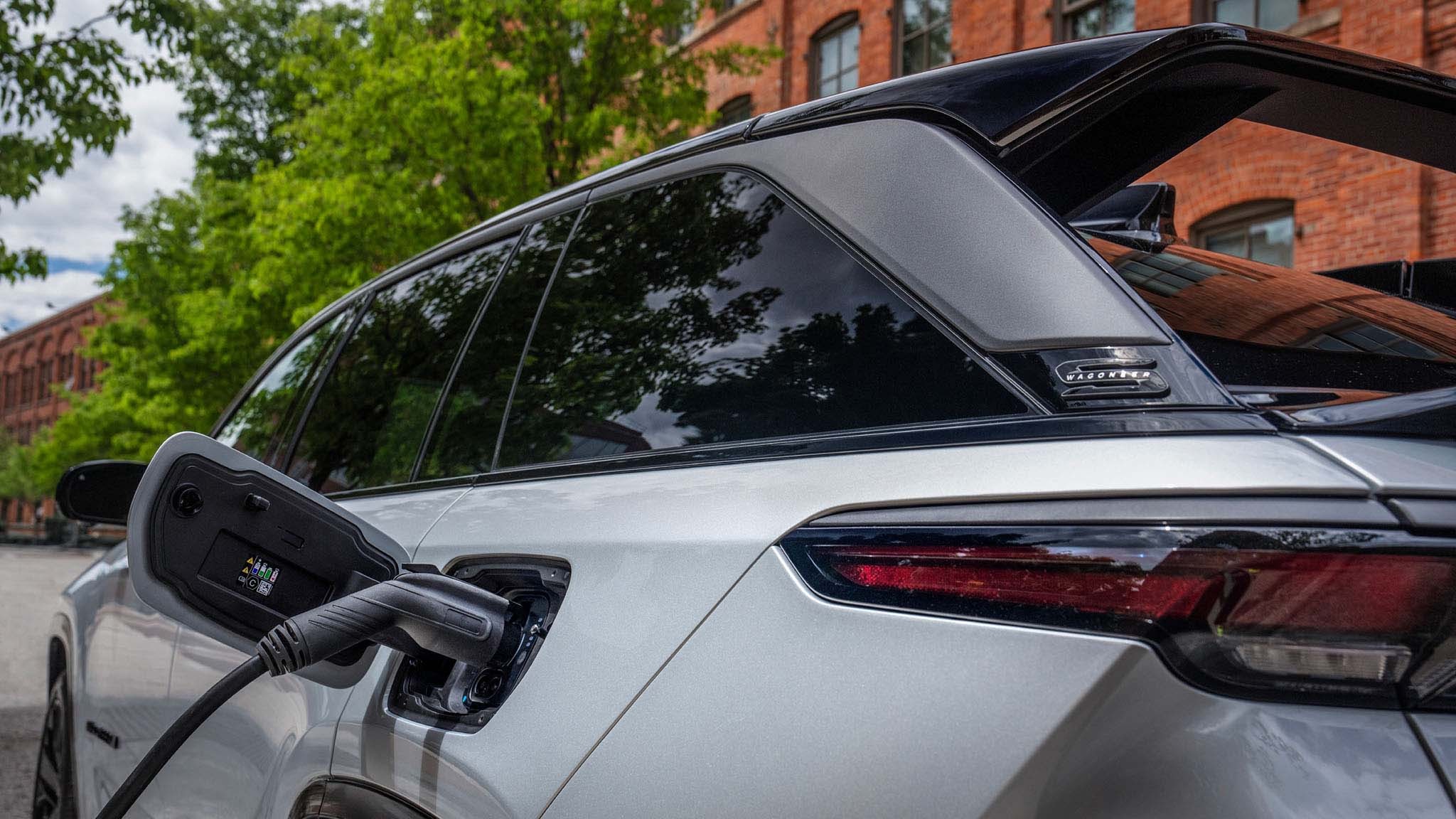 007 2024 jeep wagoneer s electric suv first look charging