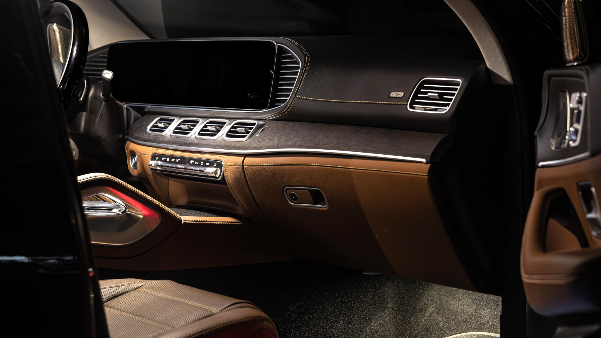 042 2024 Mercedes Benz GLS580