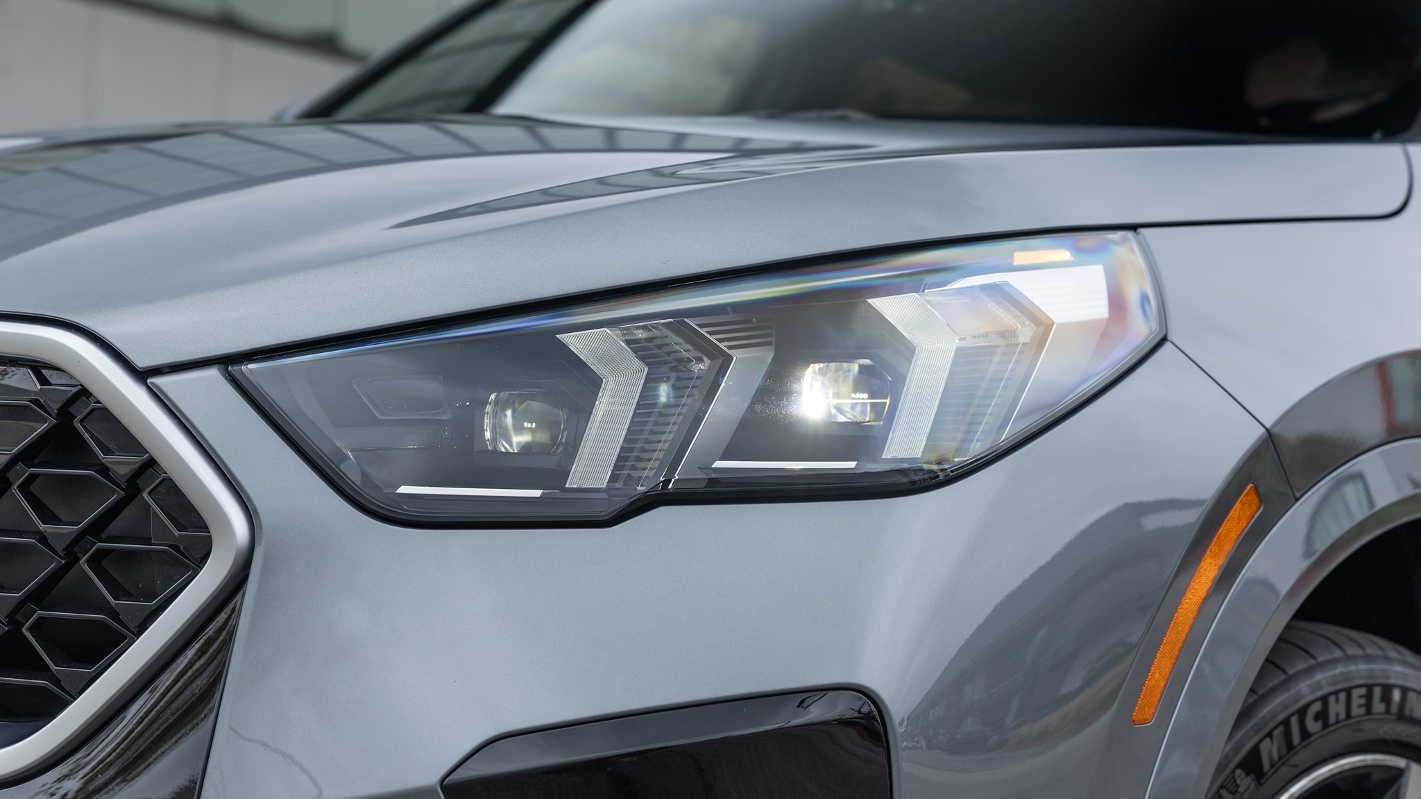 011 2024 BMW X2 Xdrive28i headlight