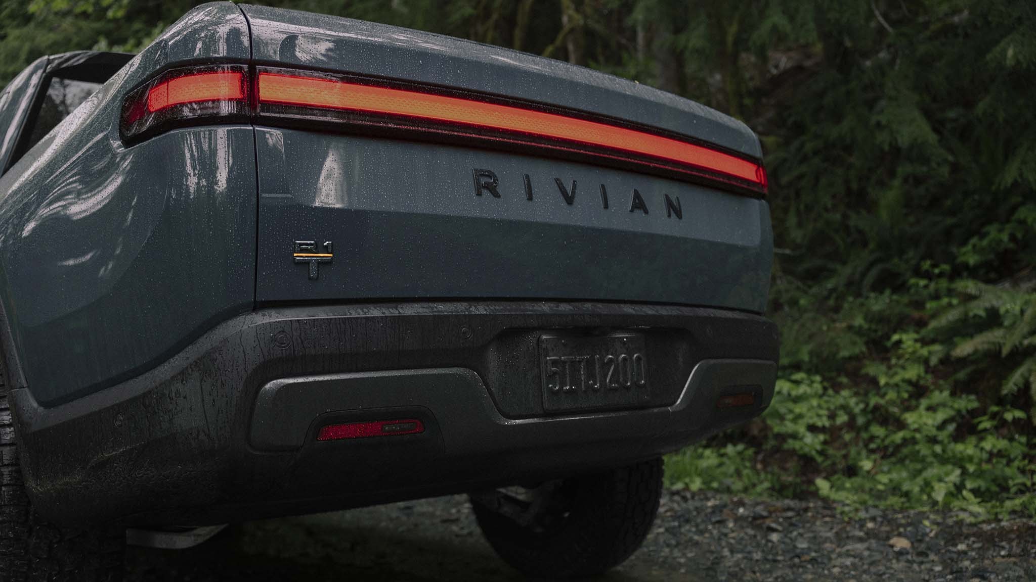 011 2025 rivian r1t electric truck r1s suv first drive