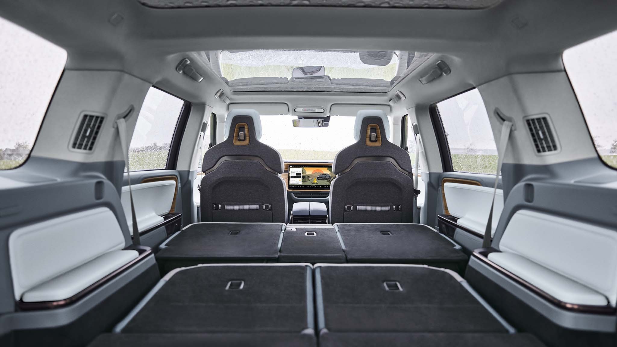 030 2025 rivian r1t electric truck r1s suv first drive