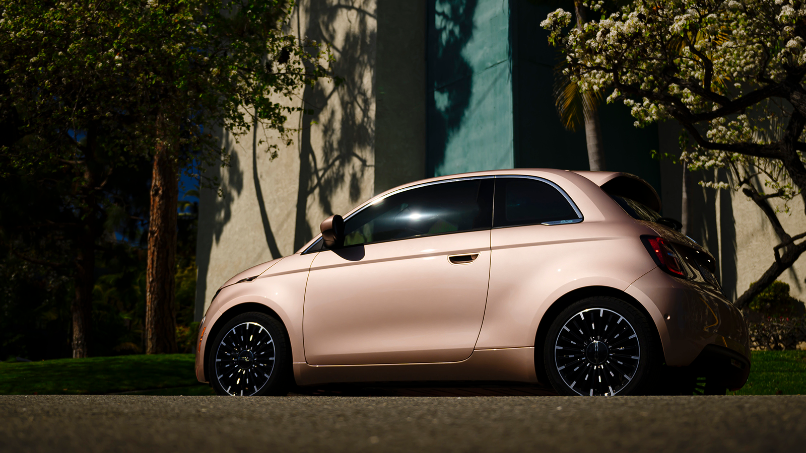 2024 Fiat 500e Inspired by Beauty 7
