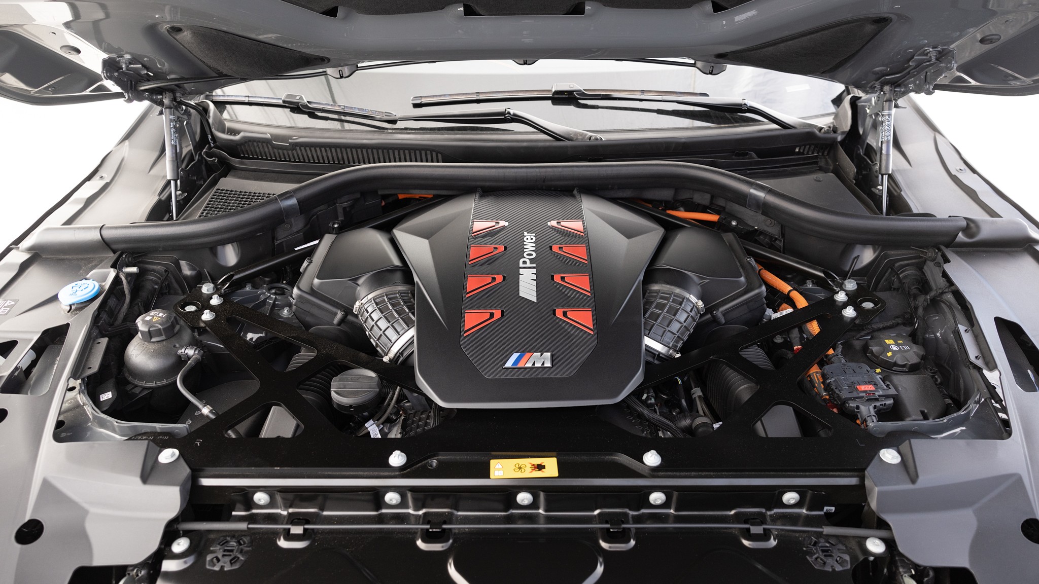 016 2024 BMW XM Engine