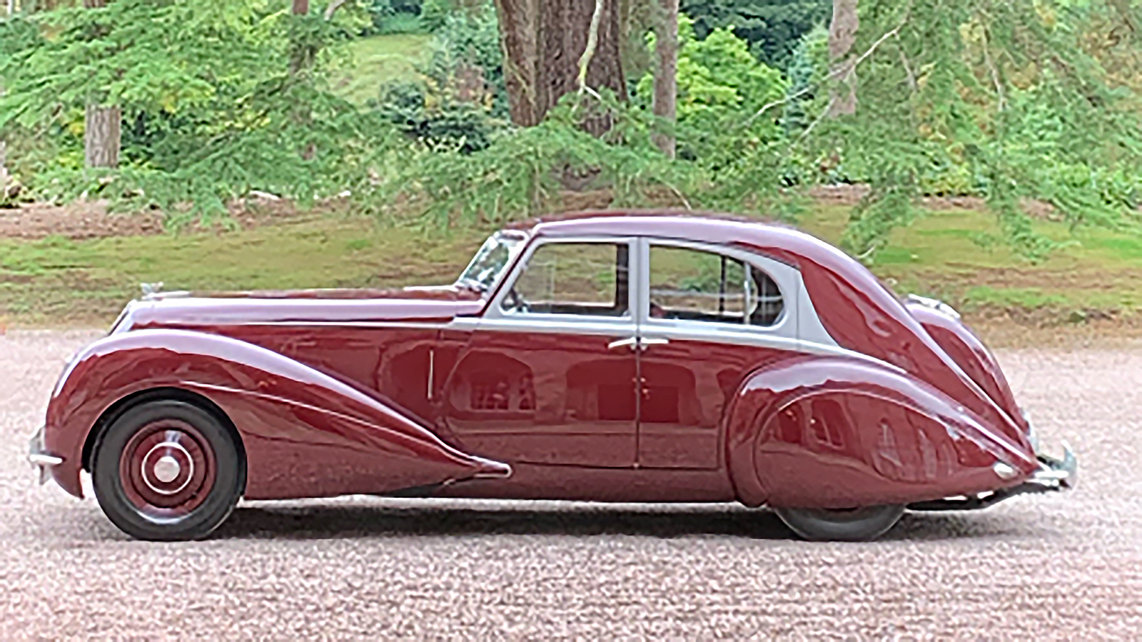 Bentley Bustleback design feature 10