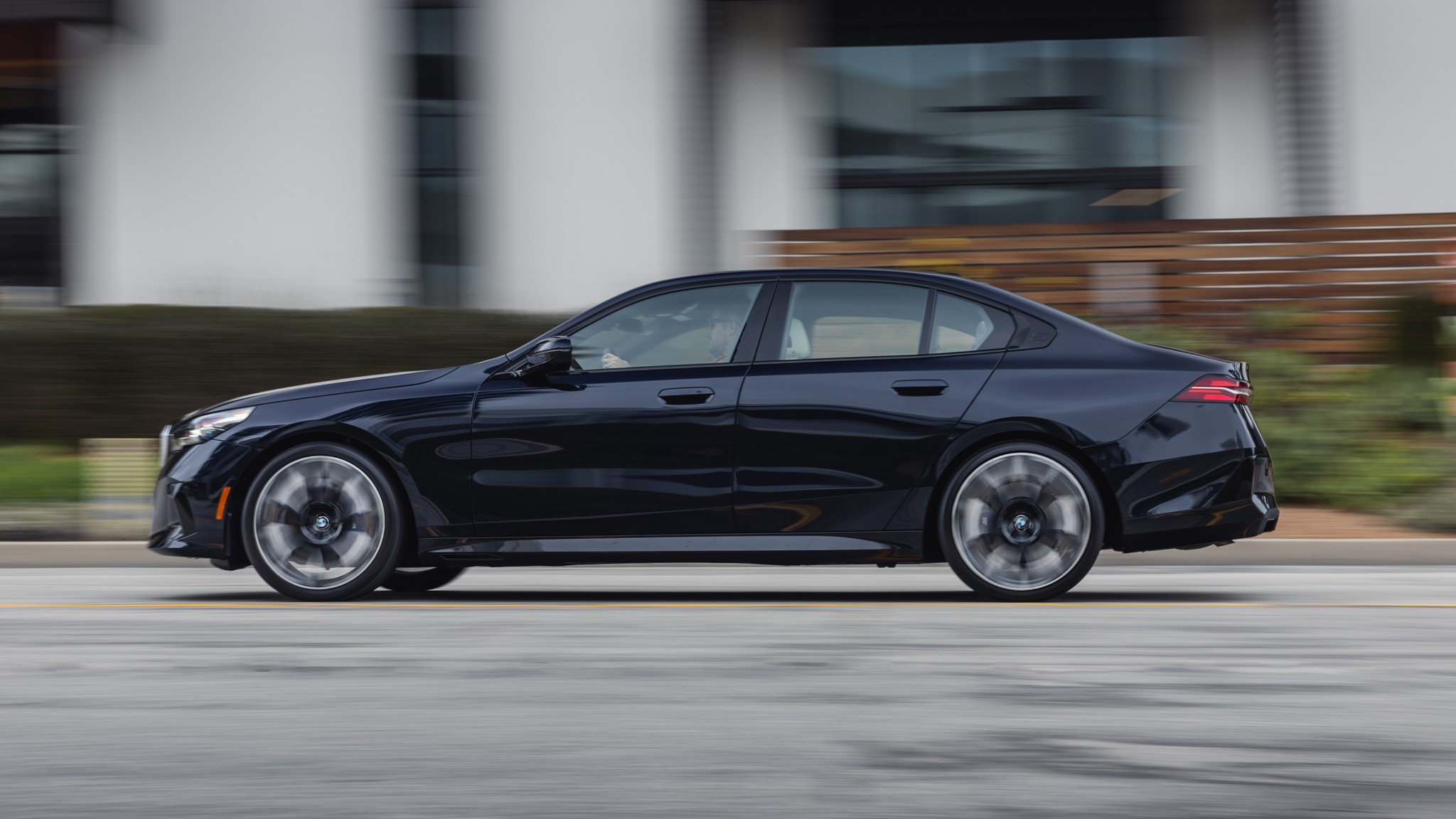 014 2024 BMW 530i RWD