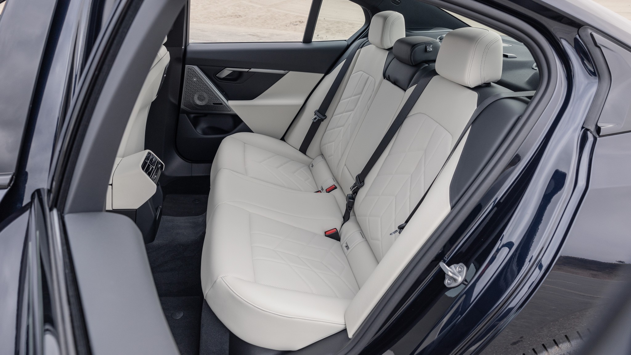 020 2024 BMW 530i RWD rear seats