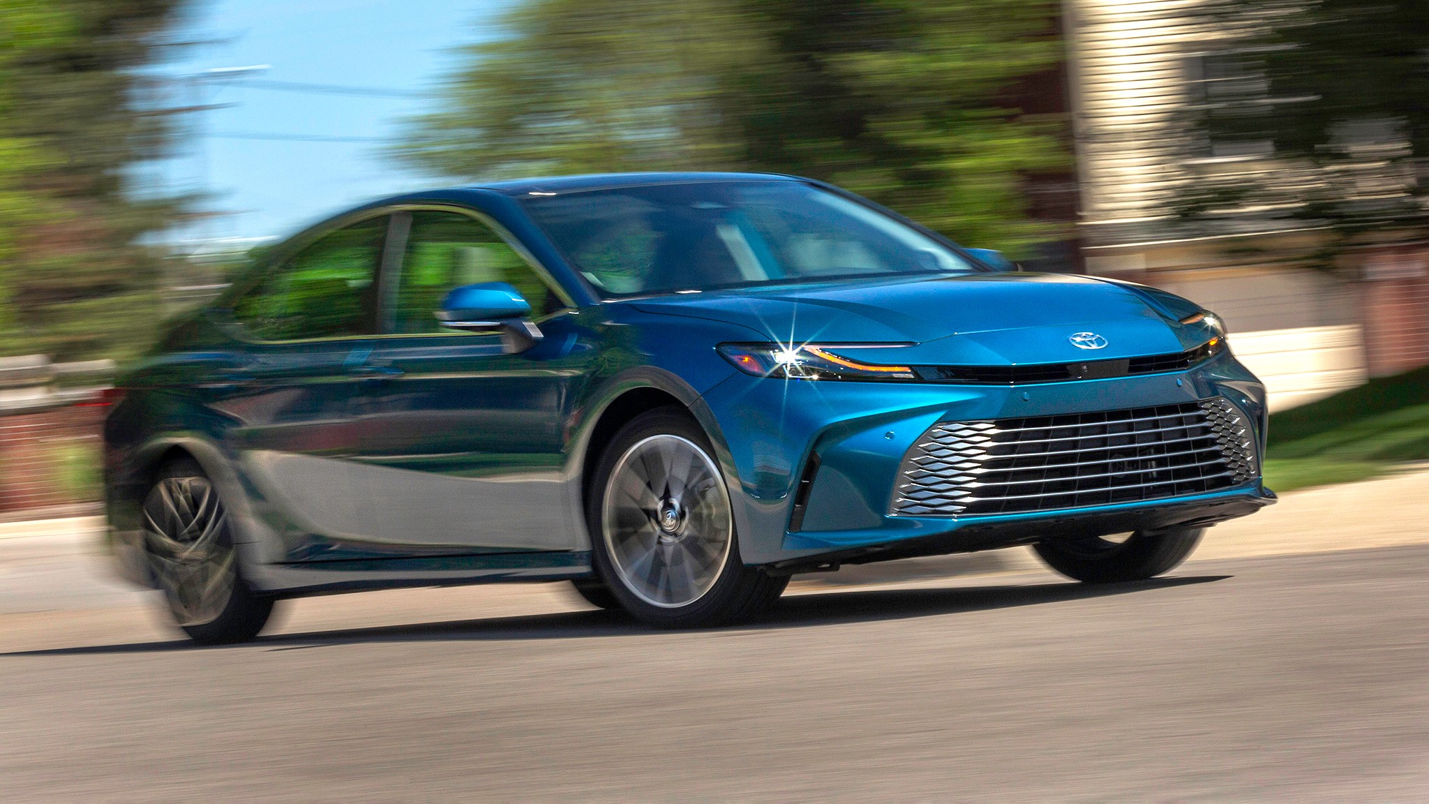 004 2025 Toyota Camry XLE AWD front view