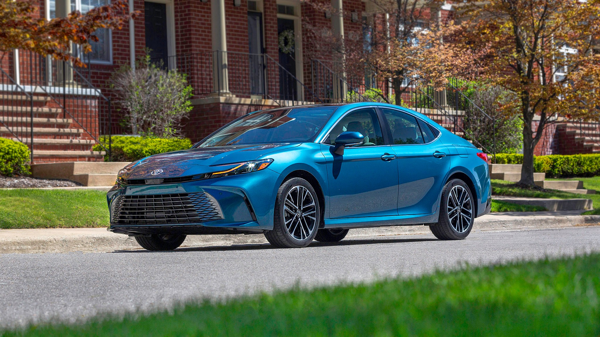 013 2025 Toyota Camry XLE AWD front view