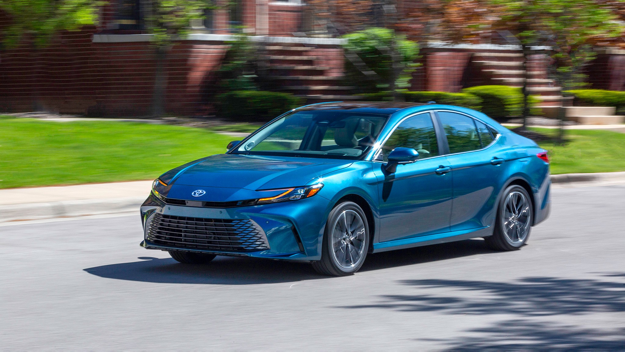 006 2025 Toyota Camry XLE AWD front view