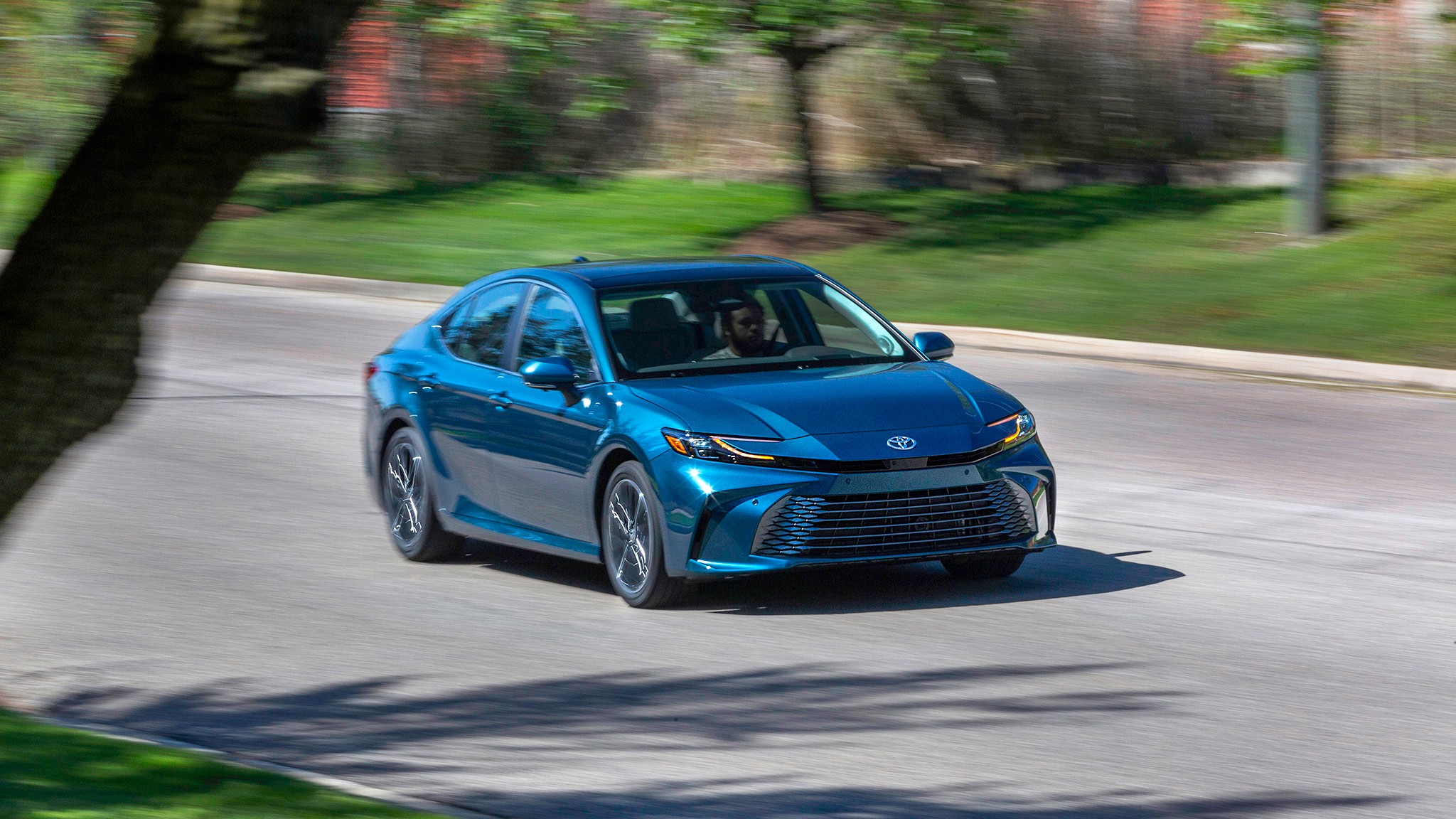 005 2025 Toyota Camry XLE AWD front view
