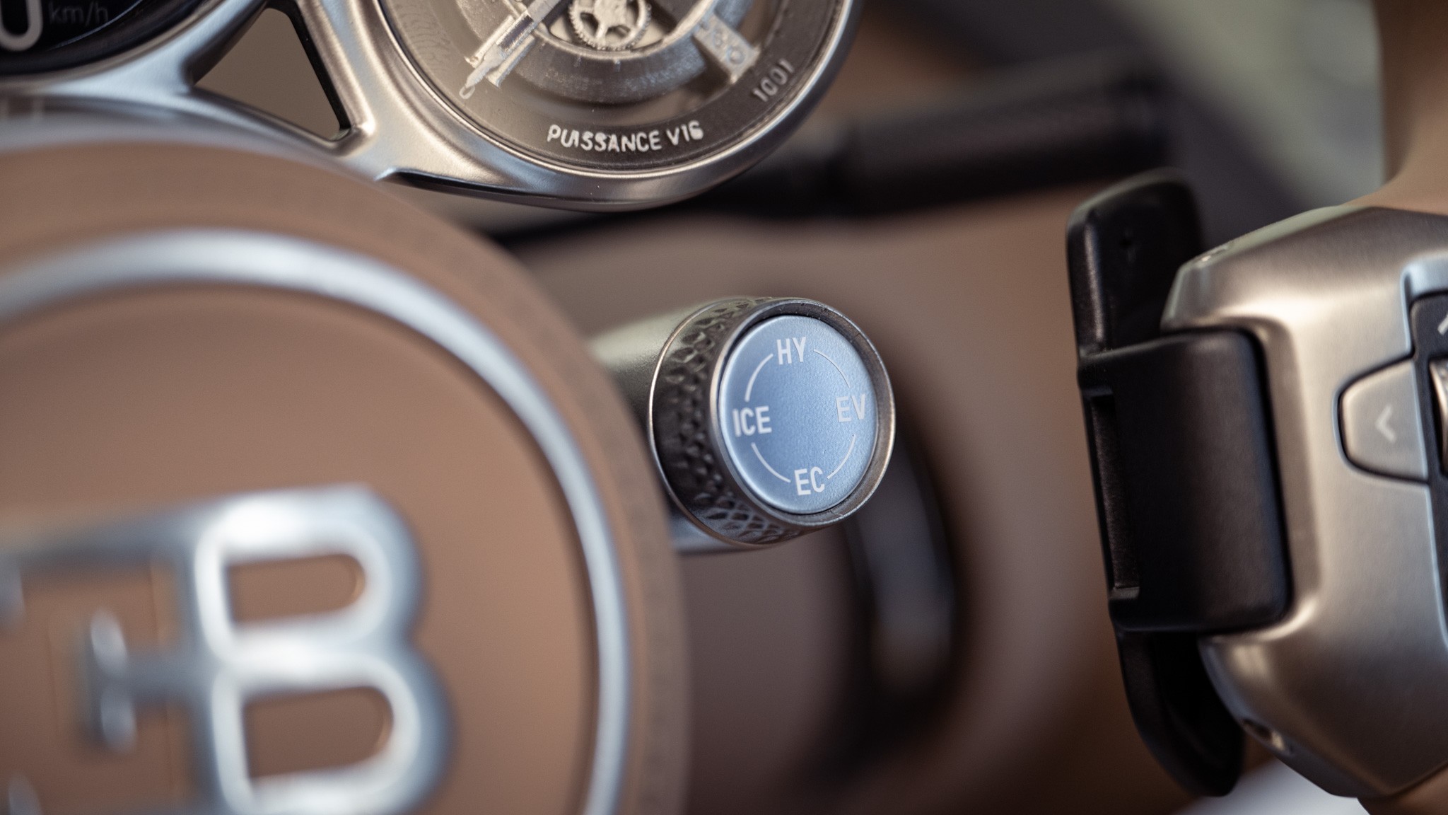 040 2027 Bugatti Tourbillon