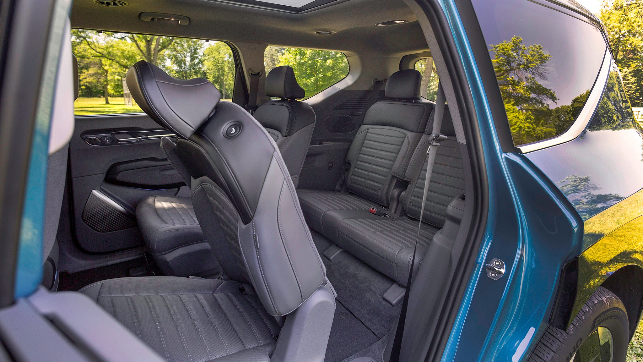 041 2024 Kia EV9 Land