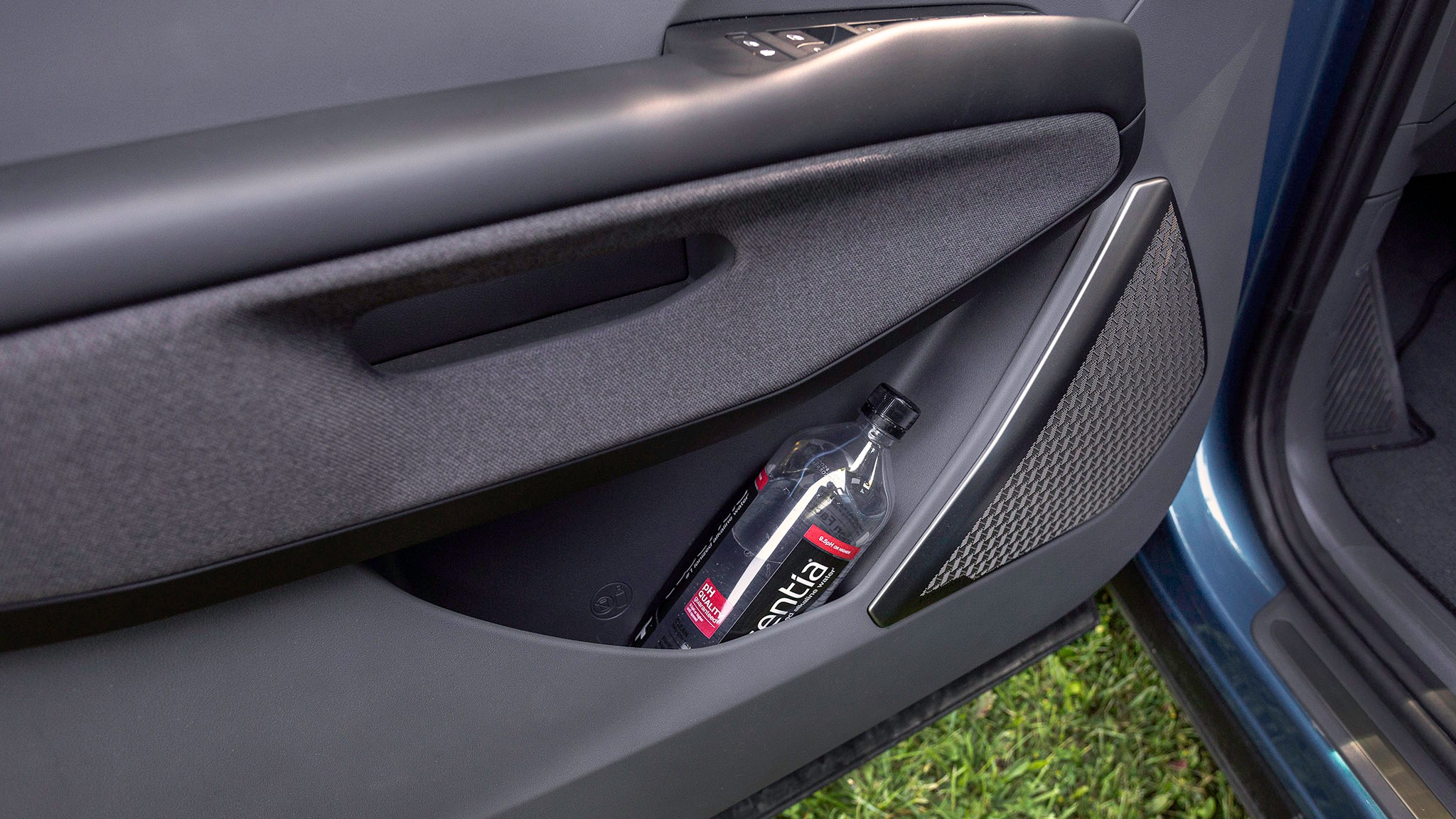 055 2024 Kia EV9 Land