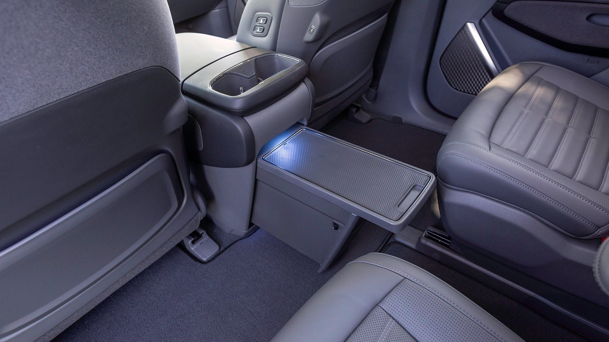 056 2024 Kia EV9 Land