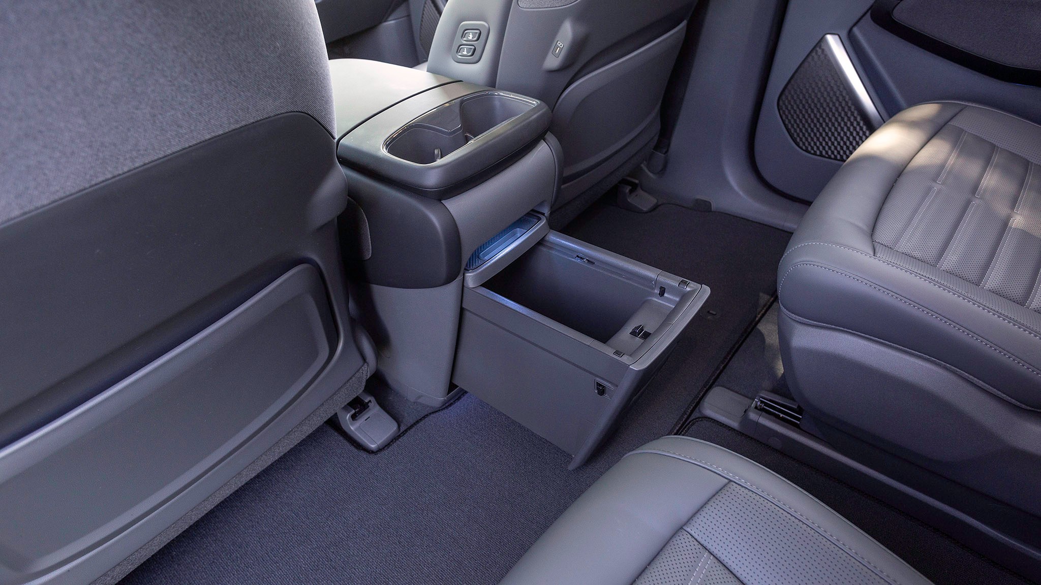 058 2024 Kia EV9 Land