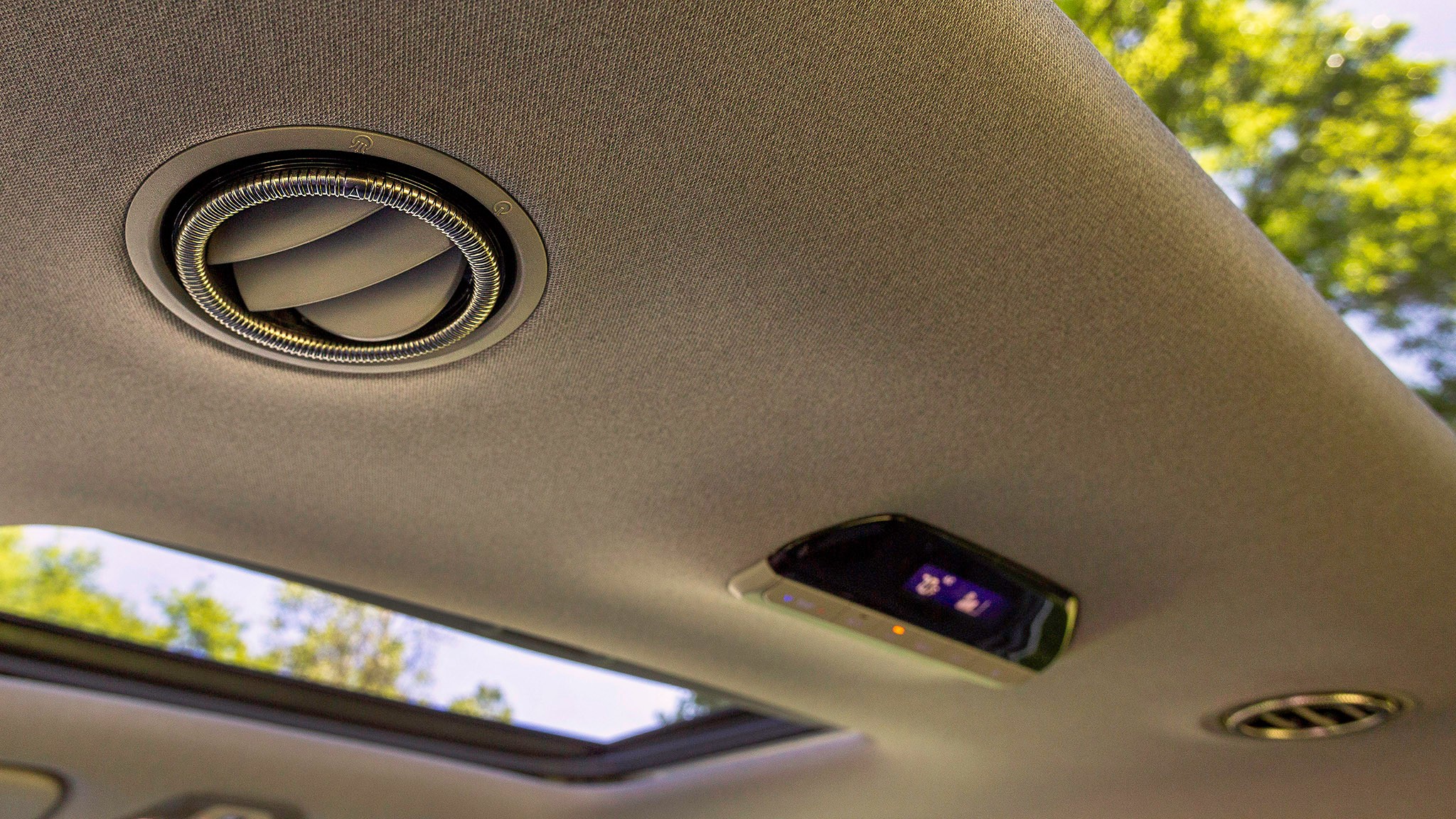 061 2024 Kia EV9 Land