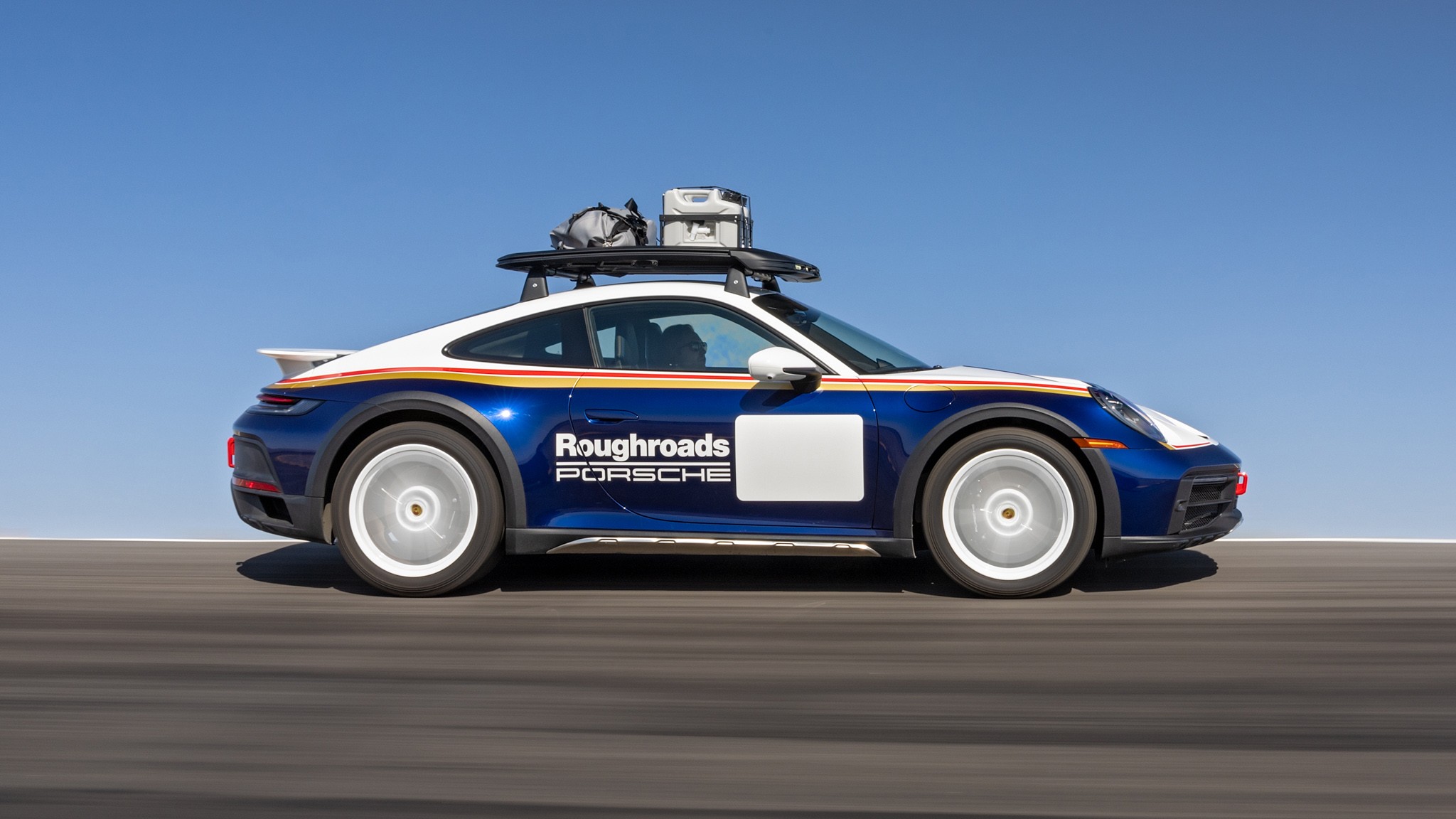 004 2024 Porsche 911 Dakar