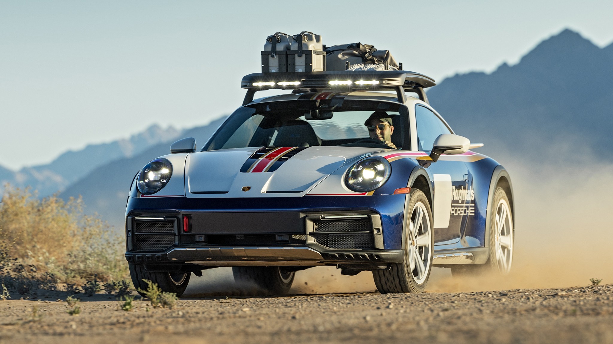 016 2024 Porsche 911 Dakar