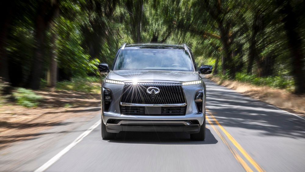 34 2025 Infiniti QX80 front view