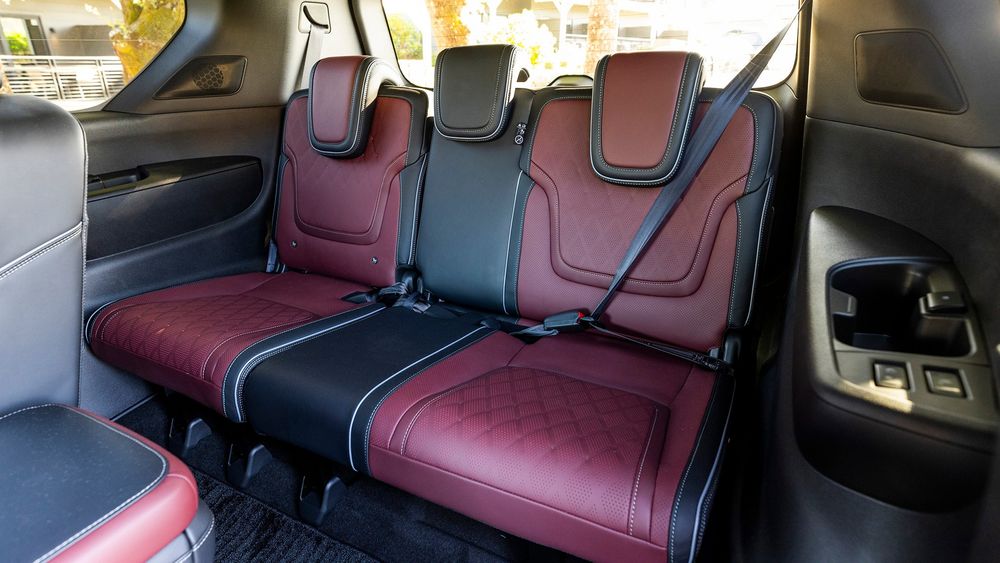 7 2025 Infiniti QX80 interior